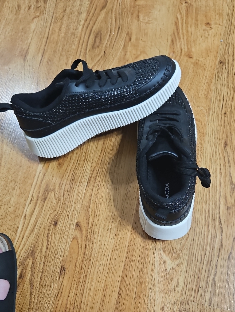 Moda Black Woven Platform Sneakers with White Ribbed Sole